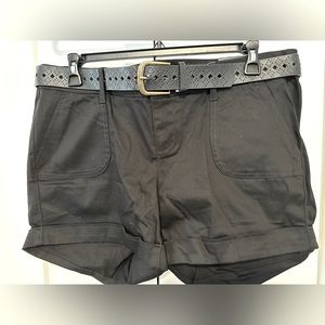 Torrid Stretch Sateen Mid-Rise Belted Shorts (NWT)